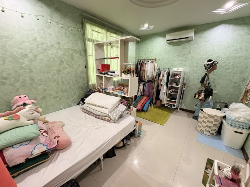 Bungalow for Sale in Subang Bestari (Shah Alam) - SITI KHAIRIYAH JAAFAR - Bedroom - PropertyGuru.com.my