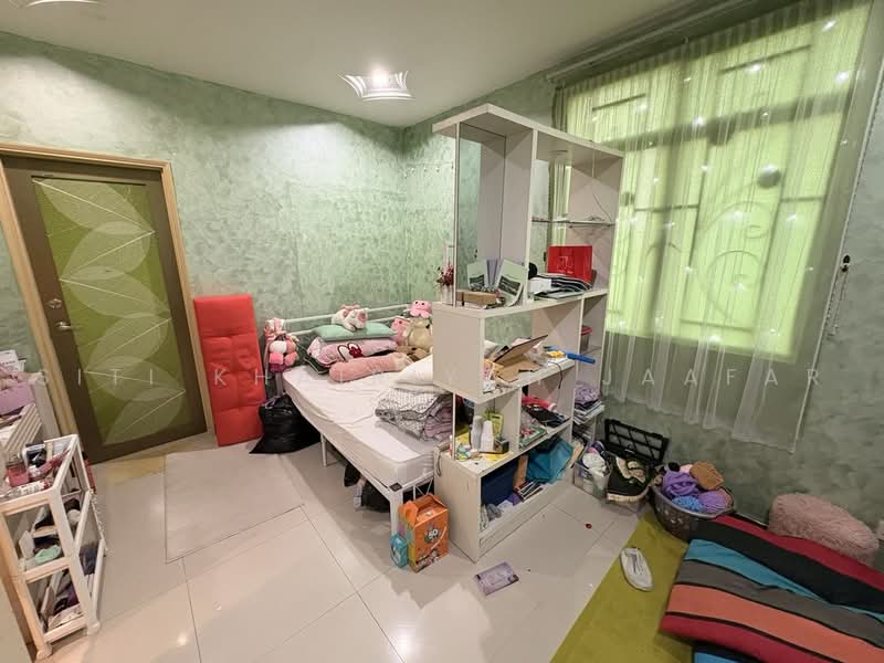 Bungalow for Sale in Subang Bestari (Shah Alam) - SITI KHAIRIYAH JAAFAR - Bedroom - PropertyGuru.com.my