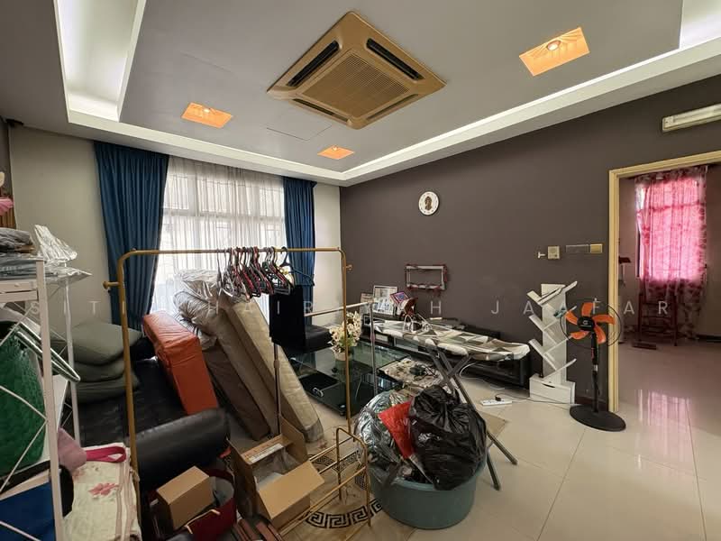 Bungalow for Sale in Subang Bestari (Shah Alam) - SITI KHAIRIYAH JAAFAR - Living Room - PropertyGuru.com.my