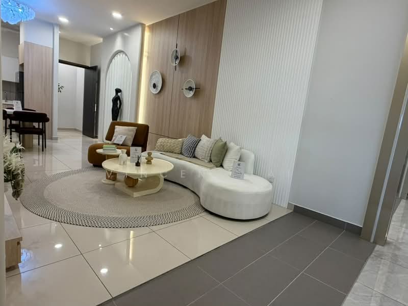 Servis Apartment untuk Dijual di Paragon Gateway - Vincent Lai - Living Room - PropertyGuru.com.my