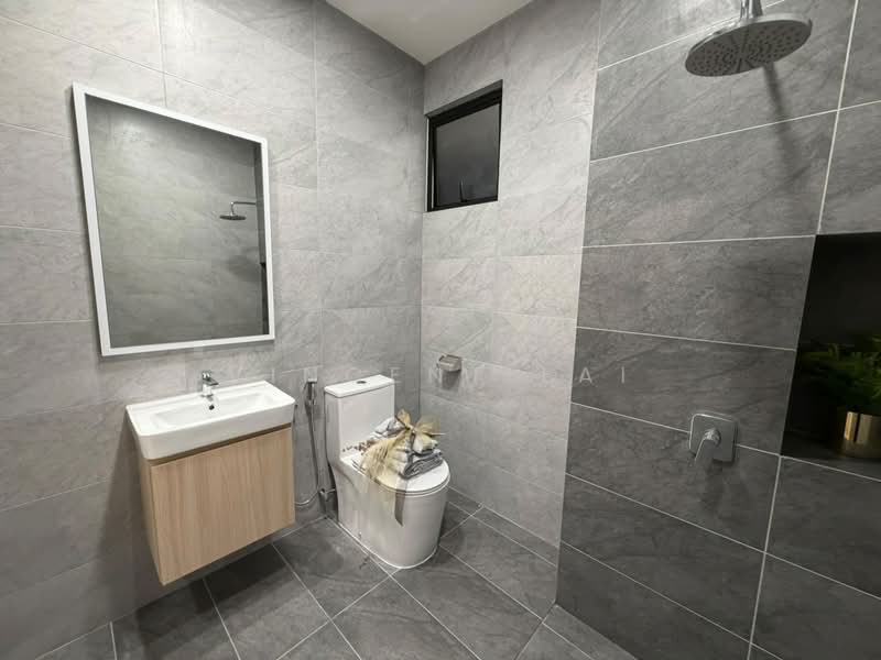 Servis Apartment untuk Dijual di Paragon Gateway - Vincent Lai - Bathroom - PropertyGuru.com.my