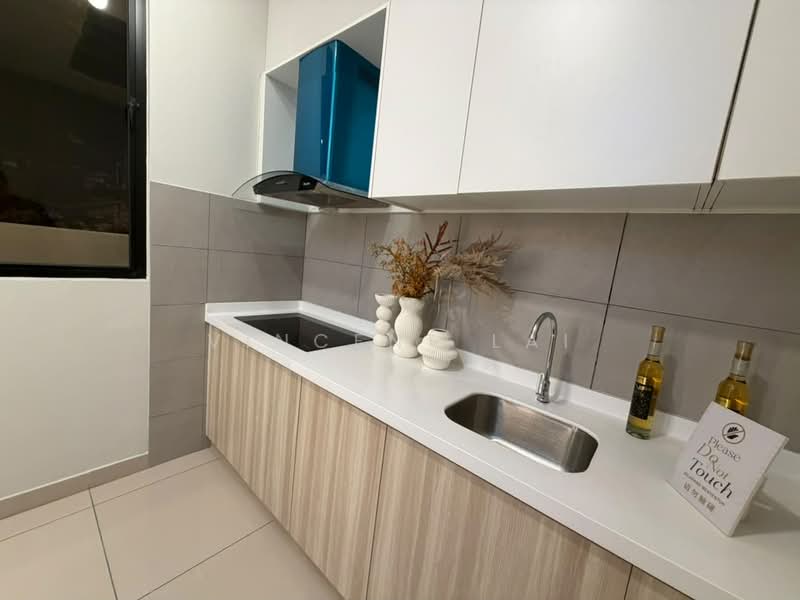 Servis Apartment untuk Dijual di Paragon Gateway - Vincent Lai - Kitchen - PropertyGuru.com.my