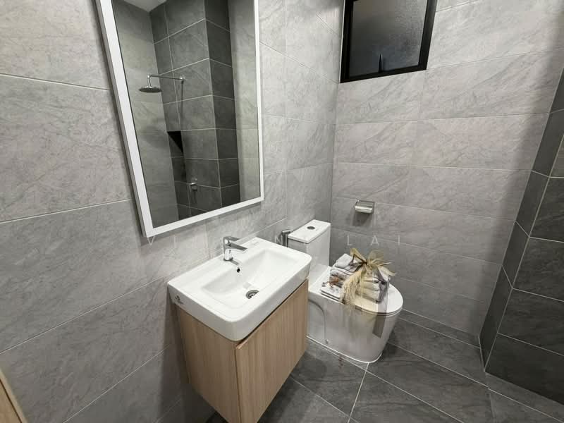 Servis Apartment untuk Dijual di Paragon Gateway - Vincent Lai - Bathroom - PropertyGuru.com.my