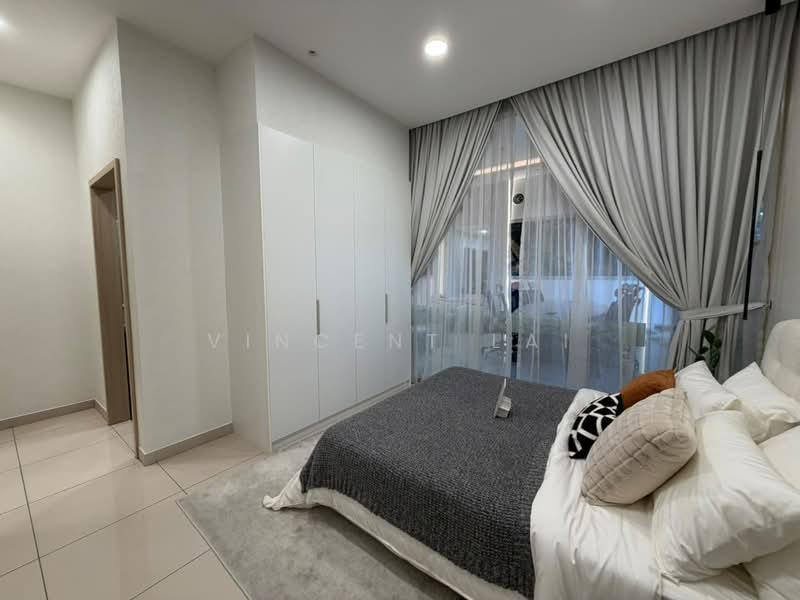 Servis Apartment untuk Dijual di Paragon Gateway - Vincent Lai - Bedroom - PropertyGuru.com.my