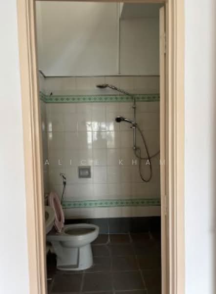 Rumah Teres untuk Disewa di Usj 18 (Subang Jaya) - Alice Kham - Bathroom - PropertyGuru.com.my