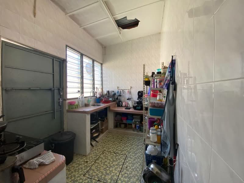 1-storey Terraced House for Sale in Ipoh Garden (Ipoh) - Lee Muzi - Kitchen - PropertyGuru.com.my