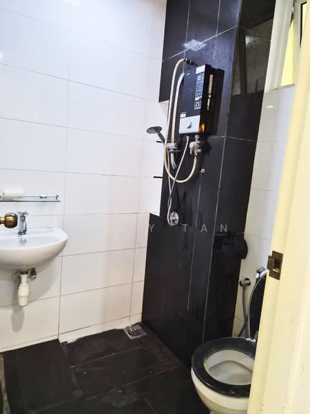 Condominium for Rent at The Clovers - Jerry Tan - Bathroom - PropertyGuru.com.my