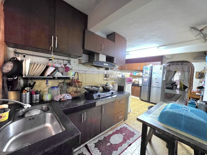 Rumah Teres 2 Tingkat untuk Dijual di Petaling Jaya (Selangor) - Zairul Asrah Zulkefli - Kitchen - PropertyGuru.com.my