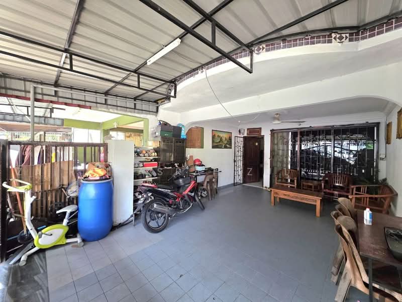 Rumah Teres 2 Tingkat untuk Dijual di Petaling Jaya (Selangor) - Zairul Asrah Zulkefli - Living Room - PropertyGuru.com.my