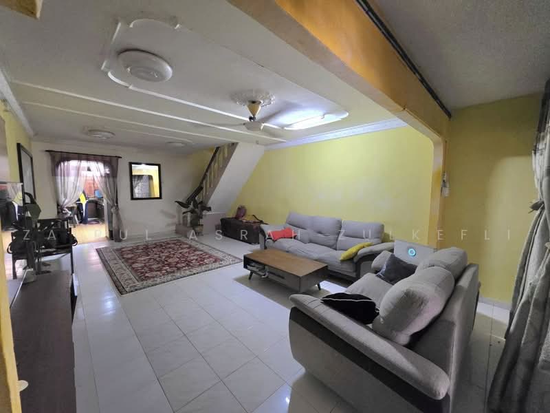 Rumah Teres 2 Tingkat untuk Dijual di Petaling Jaya (Selangor) - Zairul Asrah Zulkefli - Living Room - PropertyGuru.com.my