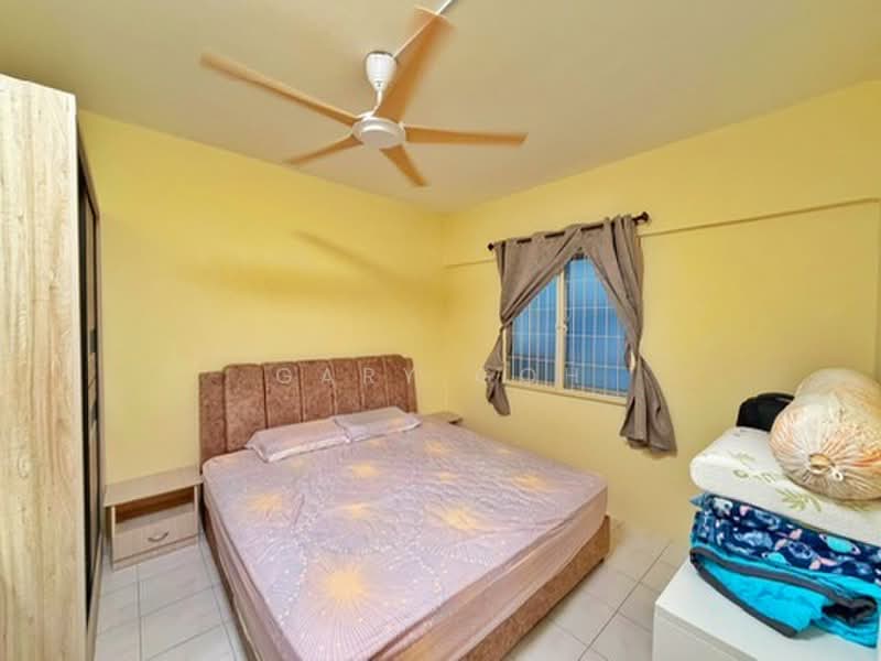 Flat for Sale at Desa Ixora - Gary Goh - Bedroom - PropertyGuru.com.my