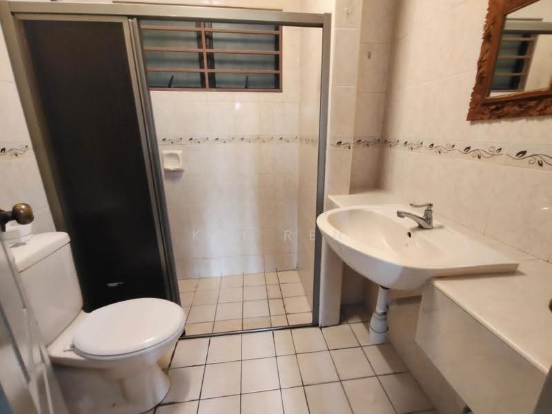 Condominium for Rent at Pelangi Utama - Kai Ren - Bathroom - PropertyGuru.com.my