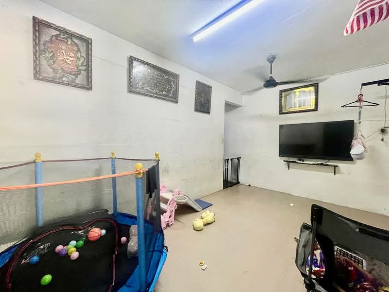 2-storey Terraced House for Sale in Taman Kencana (Ampang) - Azli Ibrahim - Interior - PropertyGuru.com.my