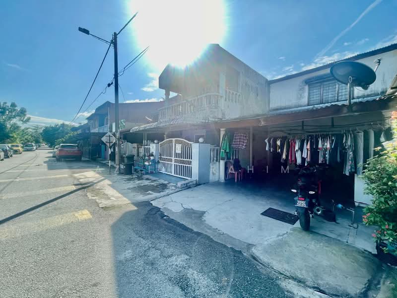 2-storey Terraced House for Sale in Taman Kencana (Ampang) - Azli Ibrahim - Exterior - PropertyGuru.com.my
