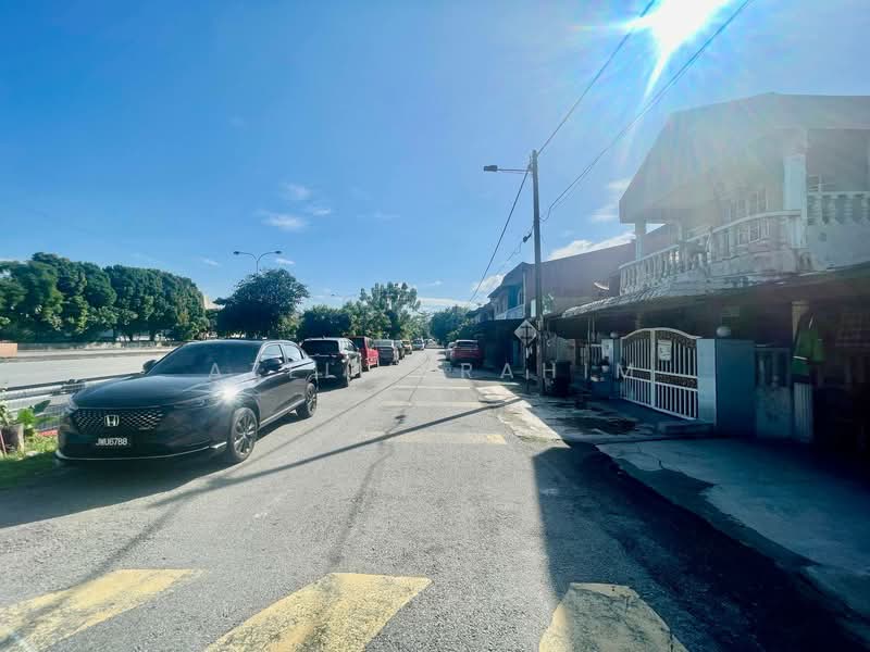 2-storey Terraced House for Sale in Taman Kencana (Ampang) - Azli Ibrahim - Exterior - PropertyGuru.com.my