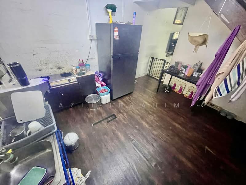 2-storey Terraced House for Sale in Taman Kencana (Ampang) - Azli Ibrahim - Kitchen - PropertyGuru.com.my