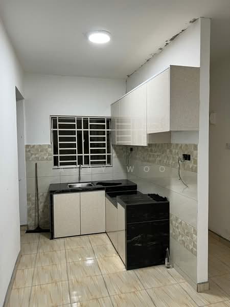 Rumah Flat untuk Disewa di Suria Merbah - Abby Woo - Kitchen - PropertyGuru.com.my