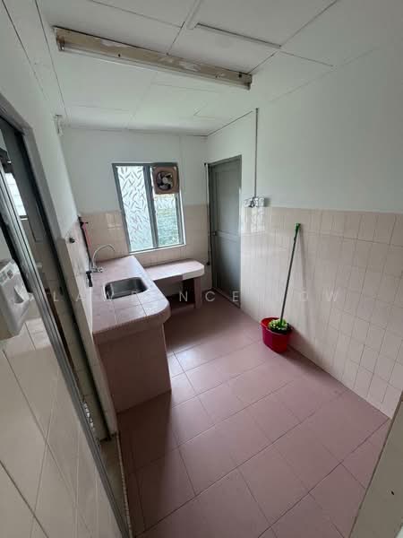 Rumah Flat untuk Dijual di Seksyen 2 Wangsa Maju Flat - Lawrence Low - Kitchen - PropertyGuru.com.my