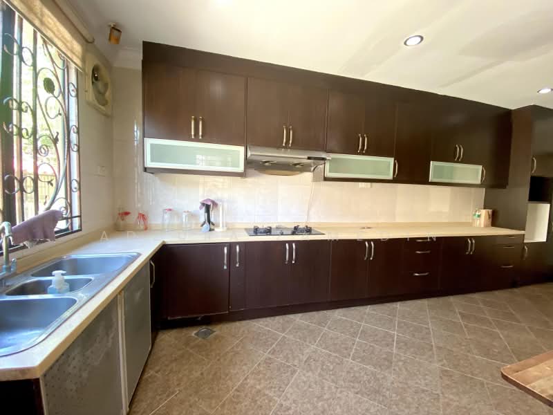Semi-Detached House for Sale in Taman Yarl (Jalan Klang Lama (Old Klang Road)) - Adzura Zamedin - Kitchen - PropertyGuru.com.my