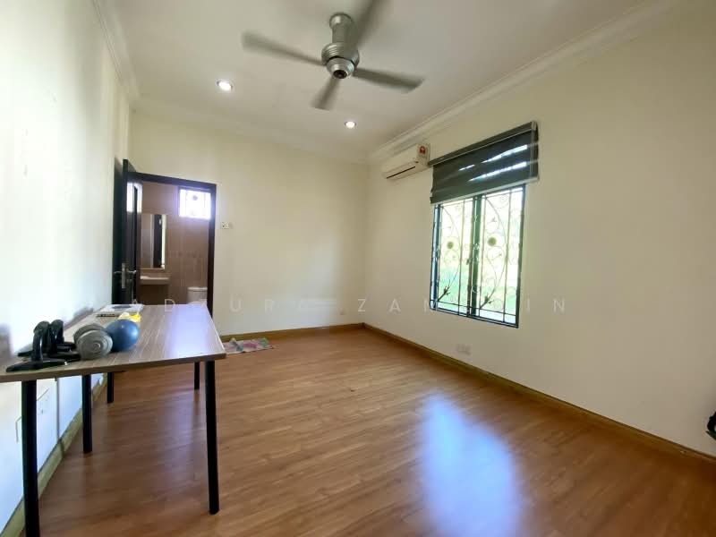 Semi-Detached House for Sale in Taman Yarl (Jalan Klang Lama (Old Klang Road)) - Adzura Zamedin - Bedroom - PropertyGuru.com.my
