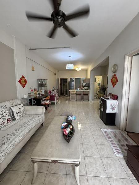 Pangsapuri untuk Dijual di Pandan Court - Diana Poo - Living Room - PropertyGuru.com.my