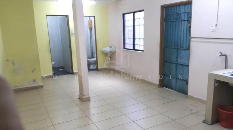 2-storey Terraced House for Sale in Taman Wawasan (Puchong) - Adzura Zamedin - Bathroom - PropertyGuru.com.my