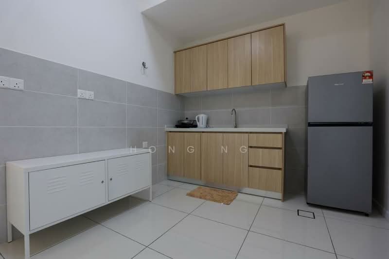 Service Residence for Sale at The Glenz @ Glenmarie - Hong Ng - Kitchen - PropertyGuru.com.my