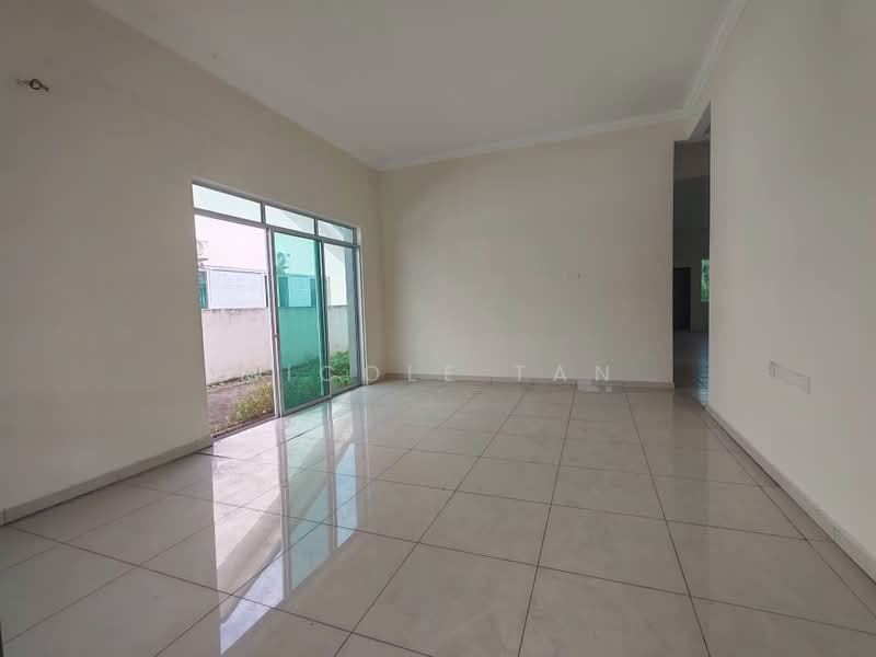 Rumah Berkembar untuk Dijual di Taman Sri Treh (Muar) - Micole Tan - PropertyGuru.com.my