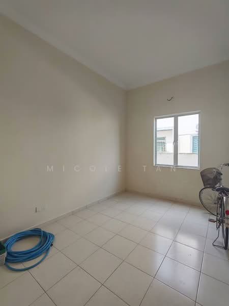 Rumah Berkembar untuk Dijual di Taman Sri Treh (Muar) - Micole Tan - PropertyGuru.com.my