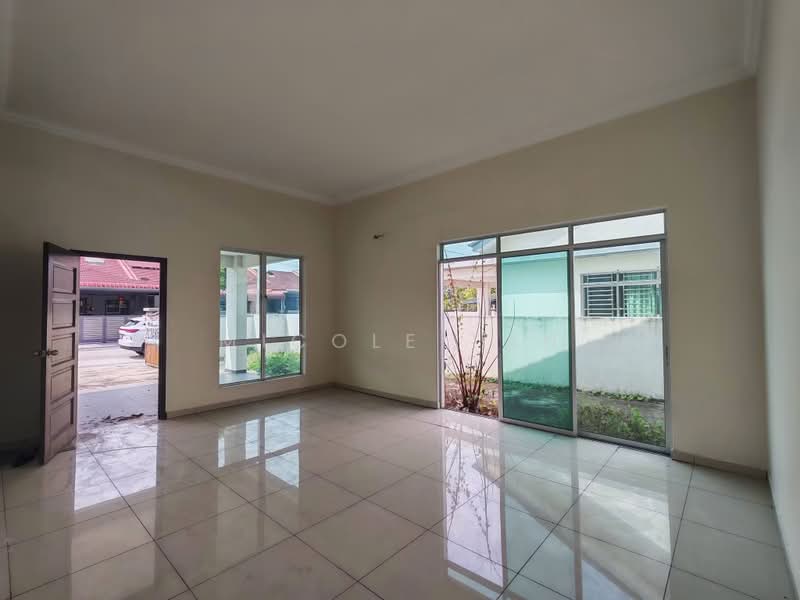 Rumah Berkembar untuk Dijual di Taman Sri Treh (Muar) - Micole Tan - PropertyGuru.com.my