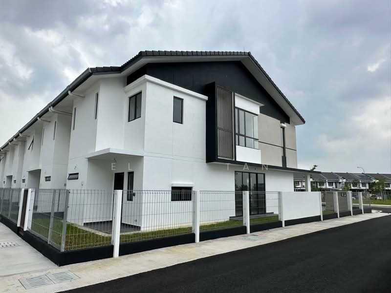 2-storey Terraced House for Sale in Bandar Bukit Raja (Klang) - Eleine Tan - Exterior - PropertyGuru.com.my