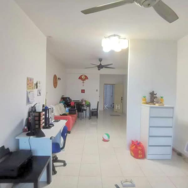 Kondominium untuk Dijual di Regency Heights Condo - Angie Khoo - Living Room - PropertyGuru.com.my