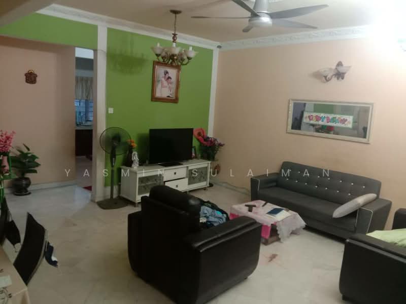 2-storey Terraced House for Sale in Taman Pinggiran Usj (Subang Jaya) - Yasmin Sulaiman - Living Room - PropertyGuru.com.my