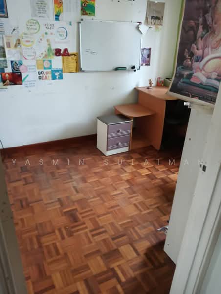 2-storey Terraced House for Sale in Taman Pinggiran Usj (Subang Jaya) - Yasmin Sulaiman - Study - PropertyGuru.com.my
