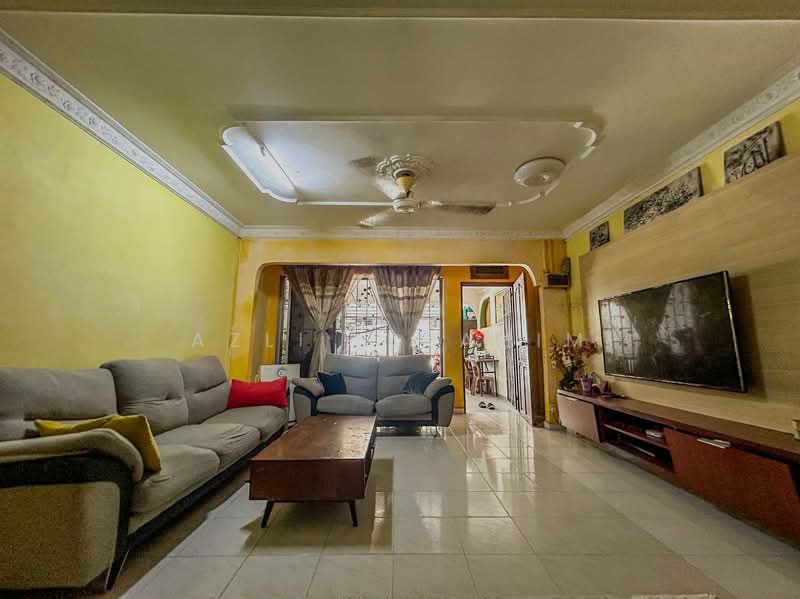 Rumah Teres 2 Tingkat untuk Dijual di Taman Medan (Petaling Jaya) - Azli Ibrahim - Living Room - PropertyGuru.com.my