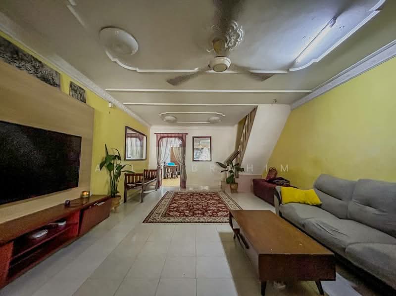 Rumah Teres 2 Tingkat untuk Dijual di Taman Medan (Petaling Jaya) - Azli Ibrahim - Living Room - PropertyGuru.com.my