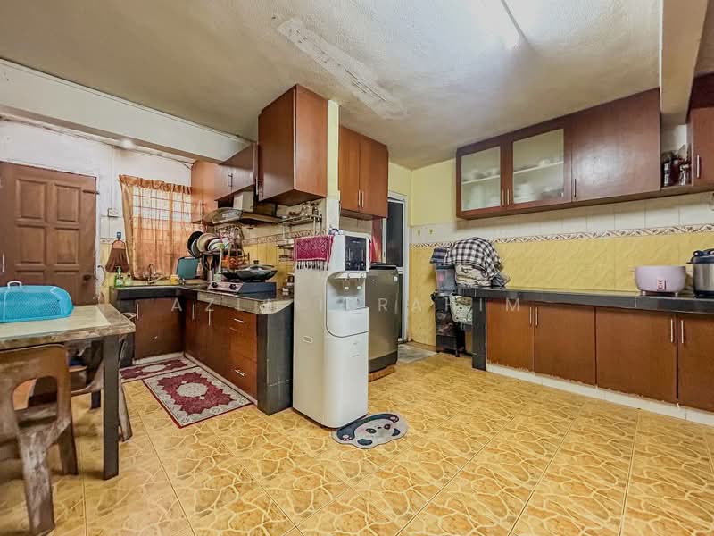 Rumah Teres 2 Tingkat untuk Dijual di Taman Medan (Petaling Jaya) - Azli Ibrahim - Kitchen - PropertyGuru.com.my