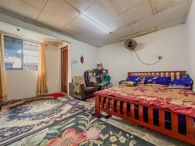 Rumah Teres 2 Tingkat untuk Dijual di Taman Medan (Petaling Jaya) - Azli Ibrahim - Bedroom - PropertyGuru.com.my