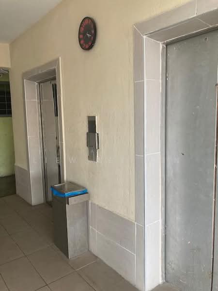 Pangsapuri untuk Disewa di Puchong Permata 3 - Liew Kee Mun - Corridor - PropertyGuru.com.my