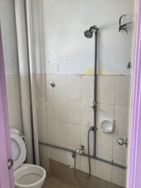 Pangsapuri untuk Disewa di Puchong Permata 3 - Liew Kee Mun - Bathroom - PropertyGuru.com.my