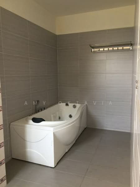 2-storey Terraced House for Sale in Putra Heights (Subang Jaya) - Amy Oktavia - Bathroom - PropertyGuru.com.my