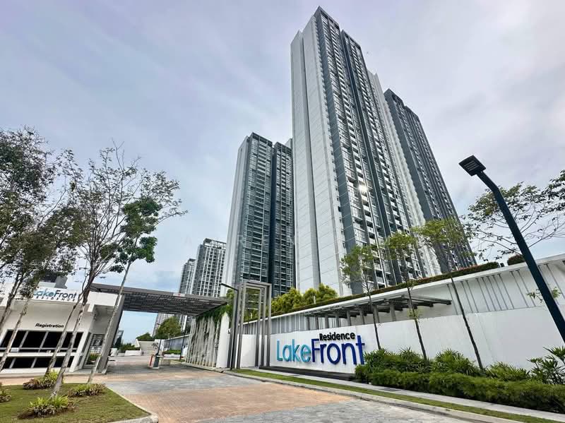 Kondominium untuk Disewa di Lakefront Residence - Darren Lim - Exterior - PropertyGuru.com.my