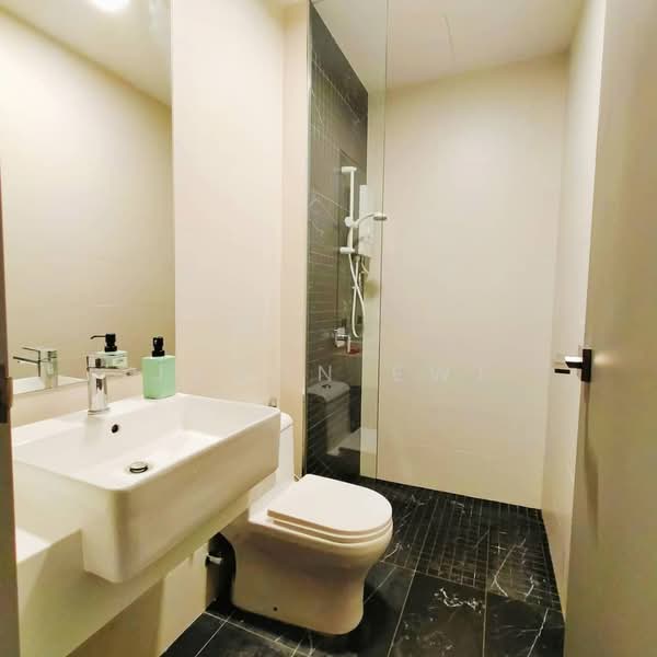 Service Residence for Rent at Beacon Executive Suites - Jason Ewe - Bathroom - PropertyGuru.com.my