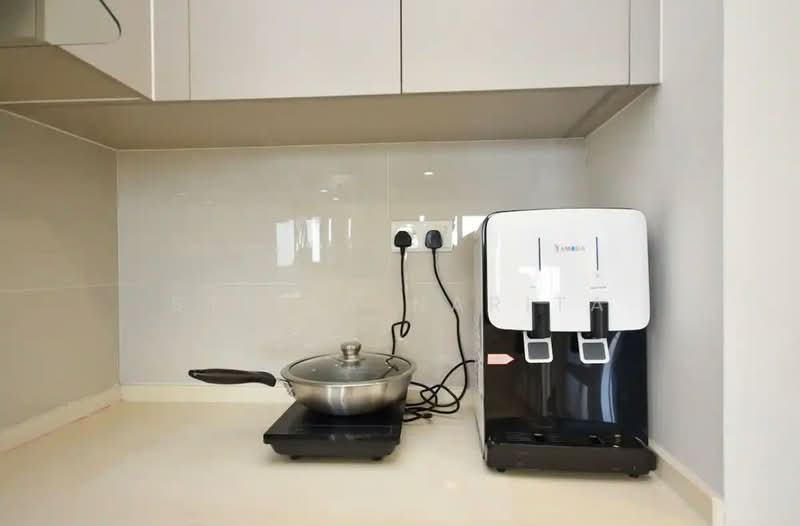 Kondominium untuk Disewa di Bay Point @ Country Garden Danga Bay - Stella Narita - Kitchen - PropertyGuru.com.my