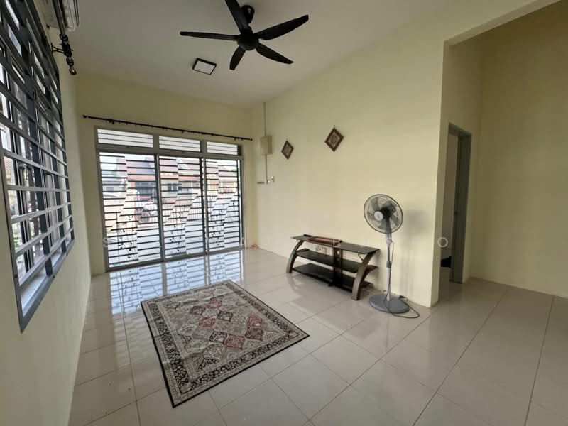 Semi-Detached House for Rent in Shah Alam (Selangor) - Salawati Busro - Living Room - PropertyGuru.com.my