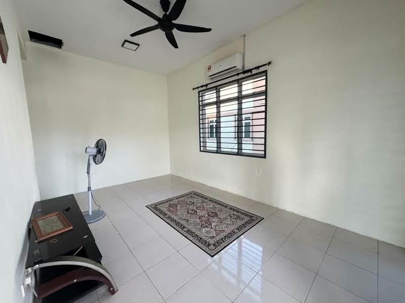 Semi-Detached House for Rent in Shah Alam (Selangor) - Salawati Busro - Living Room - PropertyGuru.com.my