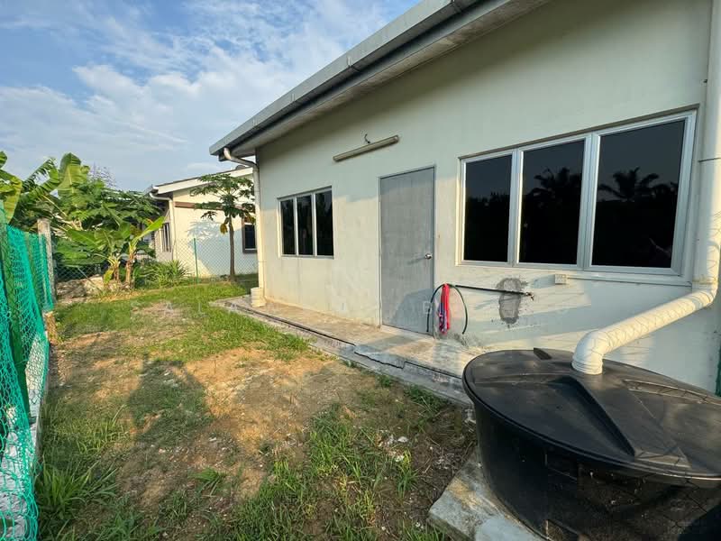 Semi-Detached House for Rent in Shah Alam (Selangor) - Salawati Busro - Exterior - PropertyGuru.com.my