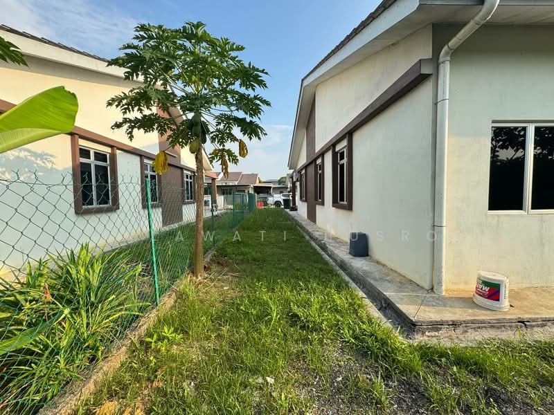 Semi-Detached House for Rent in Shah Alam (Selangor) - Salawati Busro - Exterior - PropertyGuru.com.my