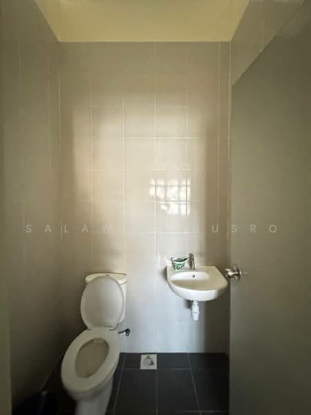 Semi-Detached House for Rent in Shah Alam (Selangor) - Salawati Busro - Bathroom - PropertyGuru.com.my