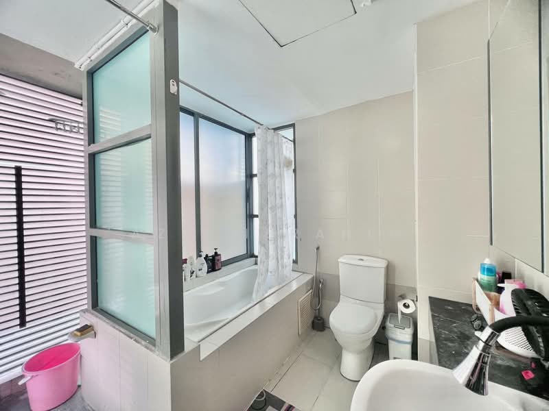 Service Residence for Sale at Saujana Residency - Azli Ibrahim - Bathroom - PropertyGuru.com.my